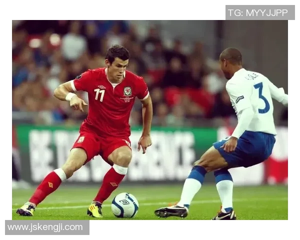 贝爷足球明星后卫的传奇之路与球场背后的故事揭秘